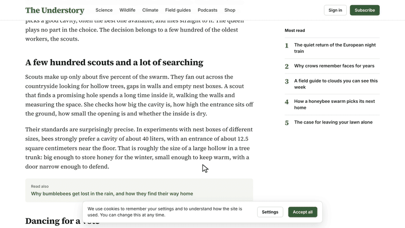A magazine article about honeybees: the menu and sidebar fade away, key sentences are marked in yellow, drops fall into a small flask and a summary card opens. Clicking a point scrolls to it, clicking a keyword highlights every mention, and Esc restores the page.